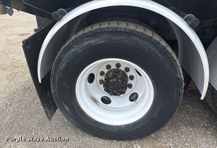 image for item EG5973 2002 Sterling L9500 sewer jetter truck