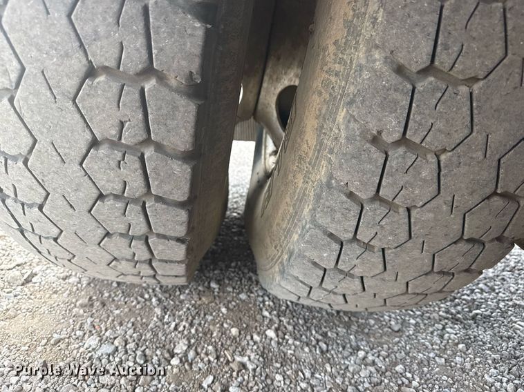 image for item EG5973 2002 Sterling L9500 sewer jetter truck