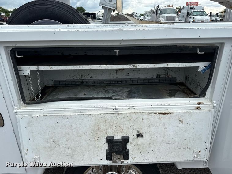 image for item EG5977 2018 Ford F550 Super Duty bucket truck