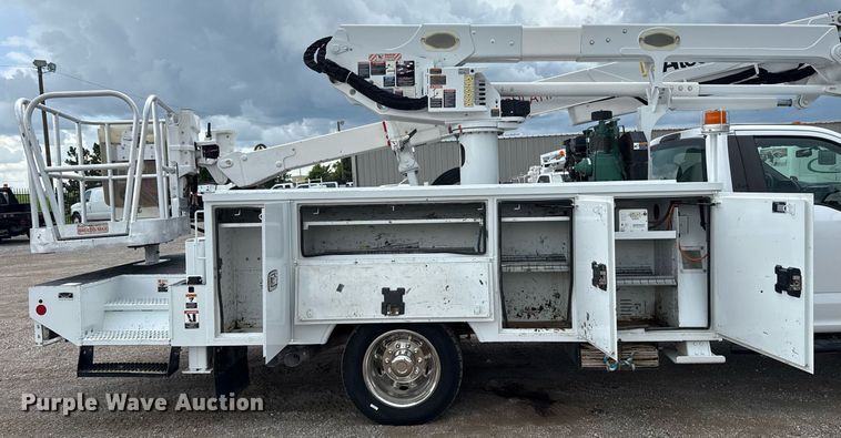 image for item EG5977 2018 Ford F550 Super Duty bucket truck
