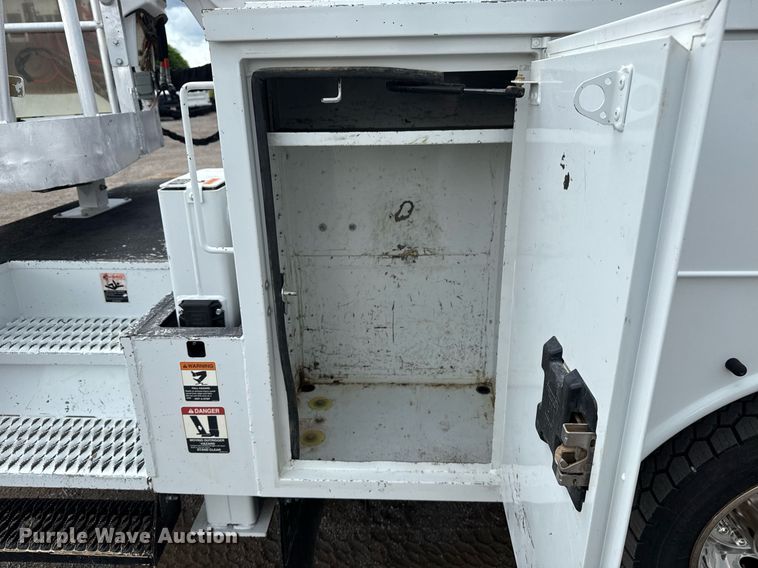 image for item EG5977 2018 Ford F550 Super Duty bucket truck