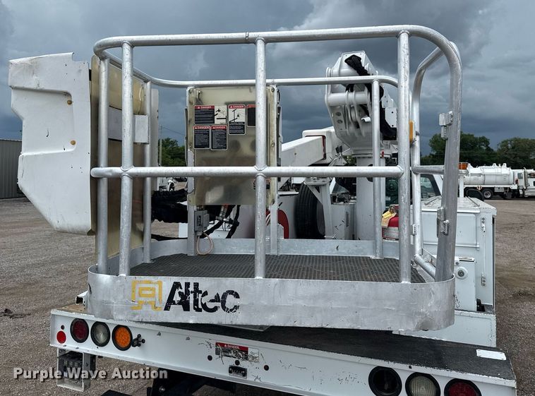 image for item EG5977 2018 Ford F550 Super Duty bucket truck