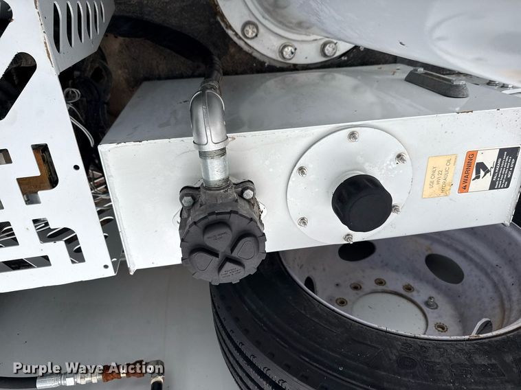 image for item EG5977 2018 Ford F550 Super Duty bucket truck