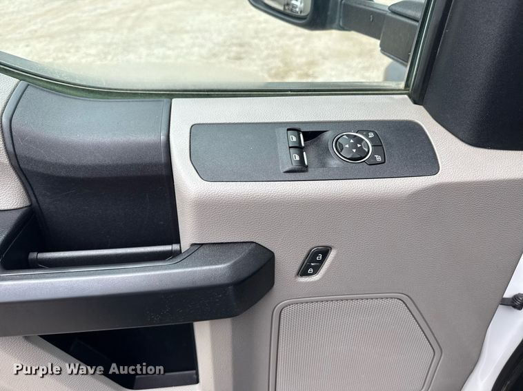 image for item EG5977 2018 Ford F550 Super Duty bucket truck