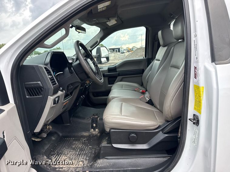 image for item EG5977 2018 Ford F550 Super Duty bucket truck