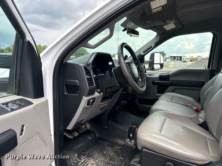 image for item EG5977 2018 Ford F550 Super Duty bucket truck