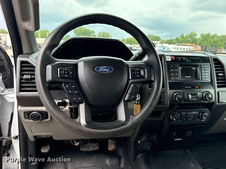 image for item EG5977 2018 Ford F550 Super Duty bucket truck