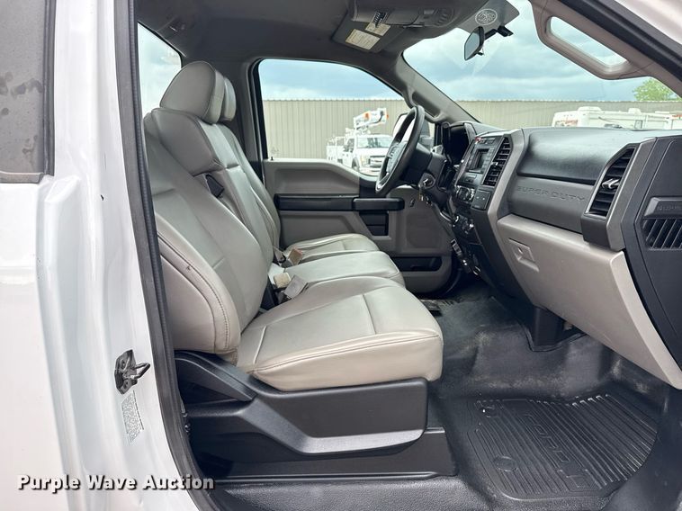 image for item EG5977 2018 Ford F550 Super Duty bucket truck