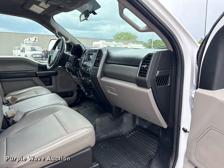 image for item EG5977 2018 Ford F550 Super Duty bucket truck