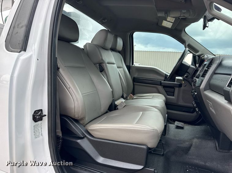 image for item EG5977 2018 Ford F550 Super Duty bucket truck