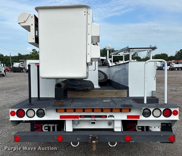 image for item EG5978 2017 Ford F550 Super Duty Crew Cab bucket truck