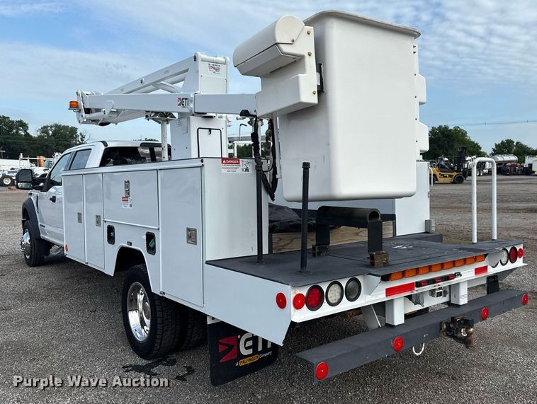 image for item EG5978 2017 Ford F550 Super Duty Crew Cab bucket truck