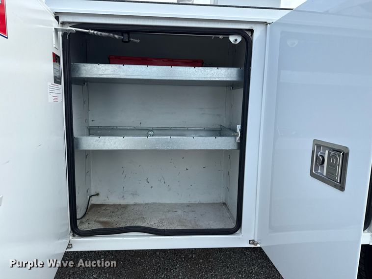 image for item EG5978 2017 Ford F550 Super Duty Crew Cab bucket truck