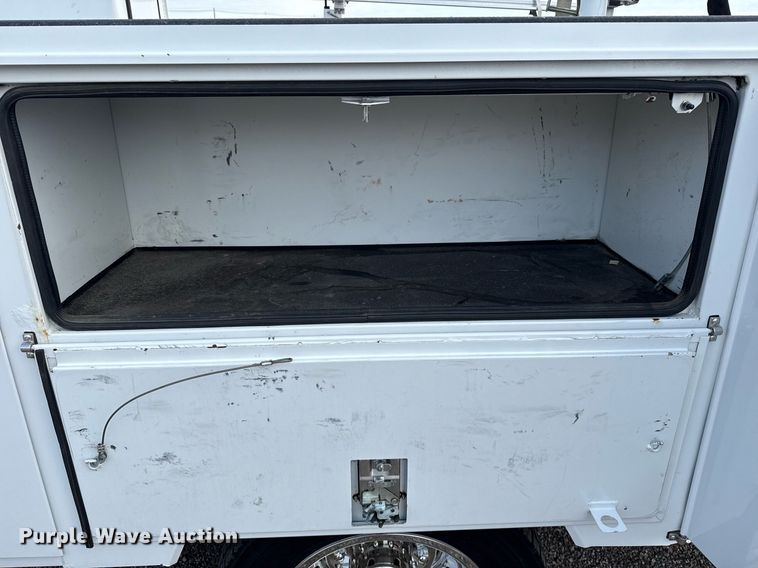 image for item EG5978 2017 Ford F550 Super Duty Crew Cab bucket truck