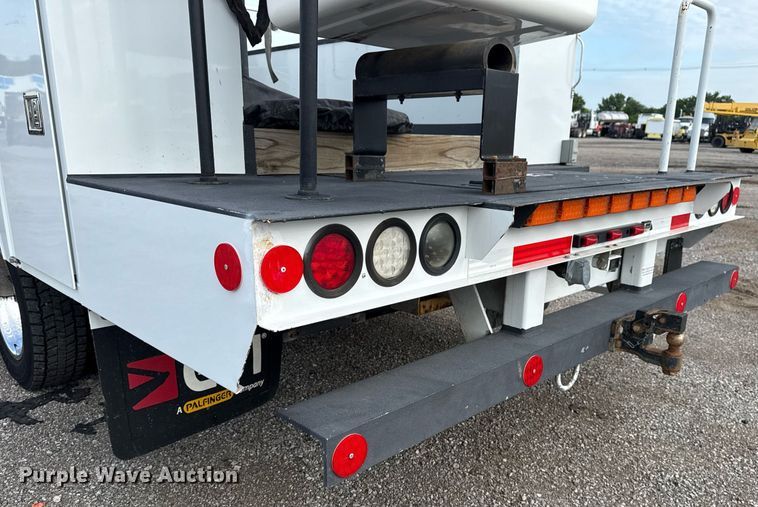 image for item EG5978 2017 Ford F550 Super Duty Crew Cab bucket truck