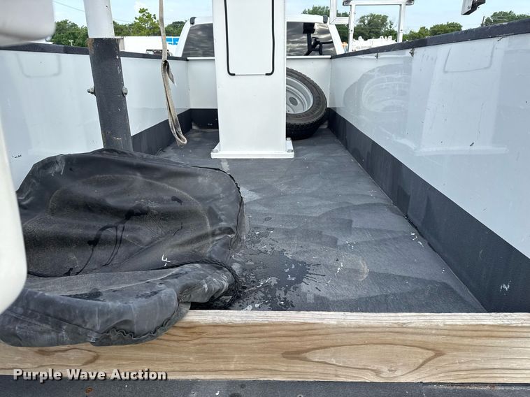 image for item EG5978 2017 Ford F550 Super Duty Crew Cab bucket truck