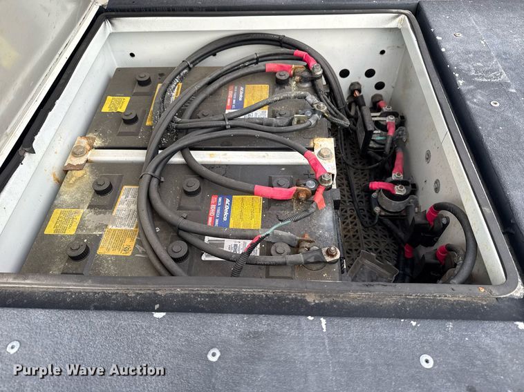 image for item EG5978 2017 Ford F550 Super Duty Crew Cab bucket truck