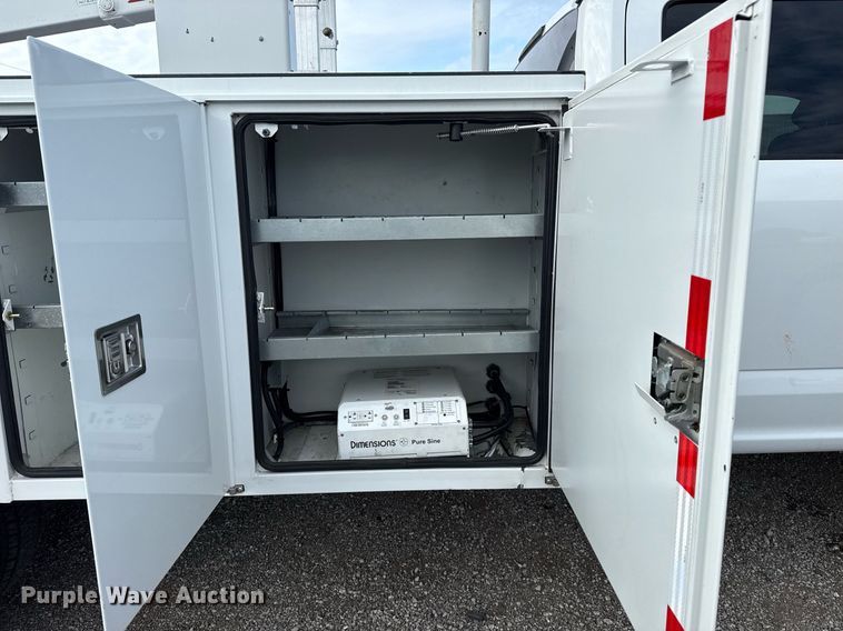 image for item EG5978 2017 Ford F550 Super Duty Crew Cab bucket truck