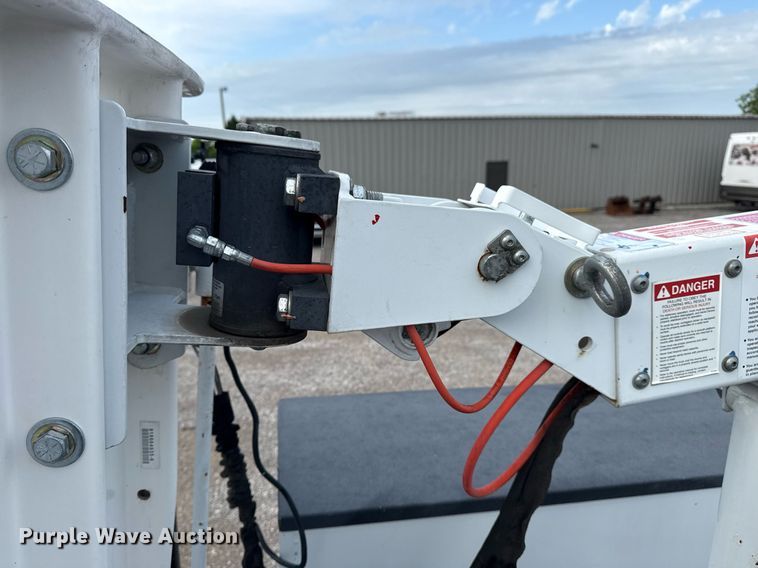 image for item EG5978 2017 Ford F550 Super Duty Crew Cab bucket truck