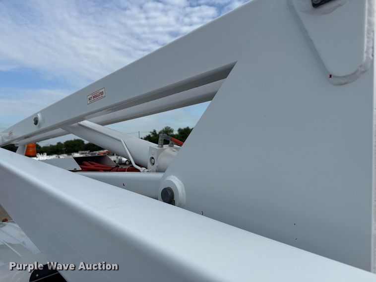 image for item EG5978 2017 Ford F550 Super Duty Crew Cab bucket truck