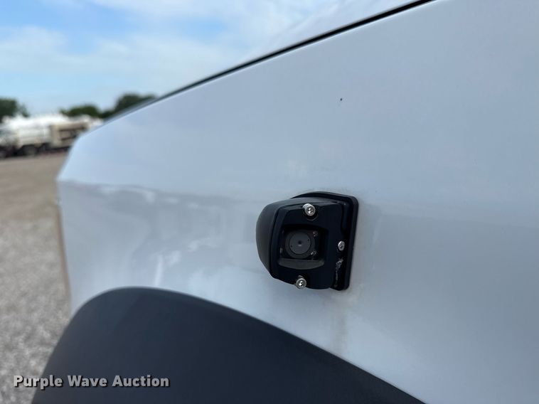 image for item EG5978 2017 Ford F550 Super Duty Crew Cab bucket truck