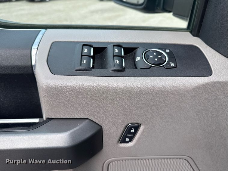 image for item EG5978 2017 Ford F550 Super Duty Crew Cab bucket truck