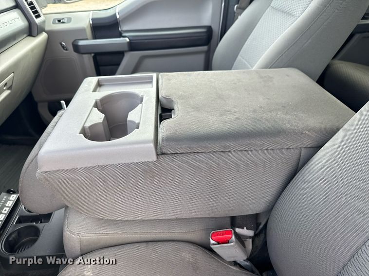 image for item EG5978 2017 Ford F550 Super Duty Crew Cab bucket truck