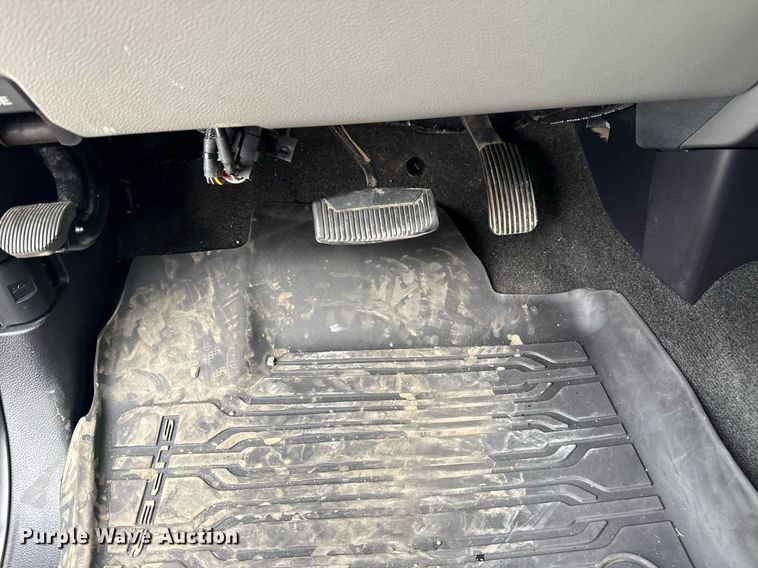 image for item EG5978 2017 Ford F550 Super Duty Crew Cab bucket truck