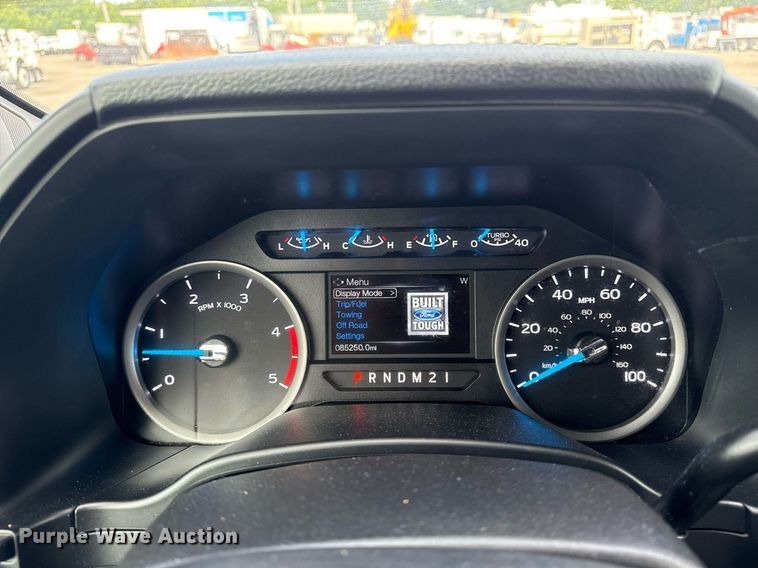 image for item EG5978 2017 Ford F550 Super Duty Crew Cab bucket truck