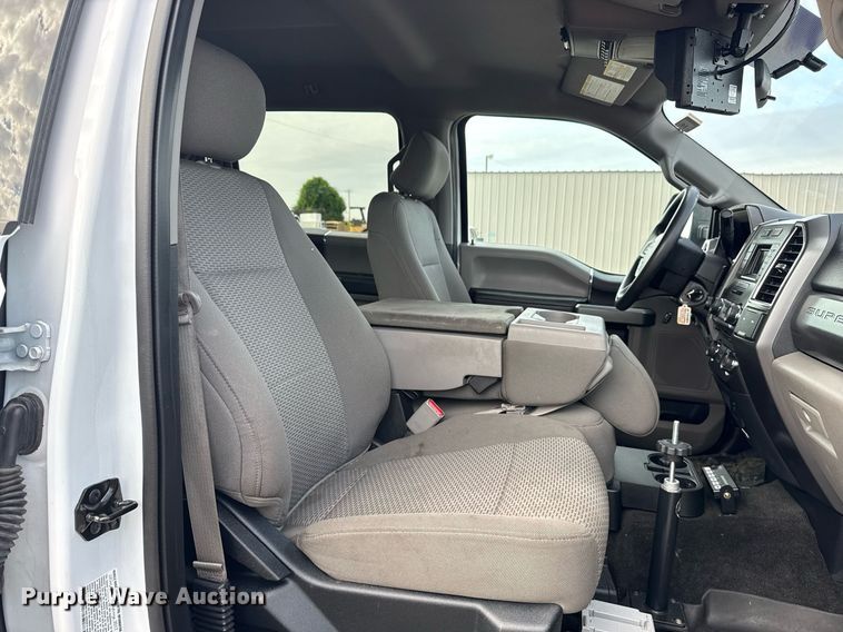 image for item EG5978 2017 Ford F550 Super Duty Crew Cab bucket truck