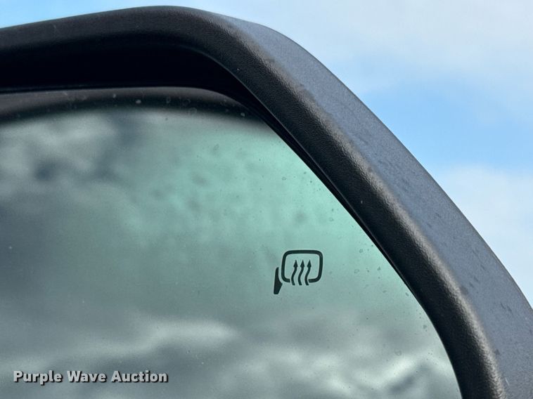 image for item EG5978 2017 Ford F550 Super Duty Crew Cab bucket truck