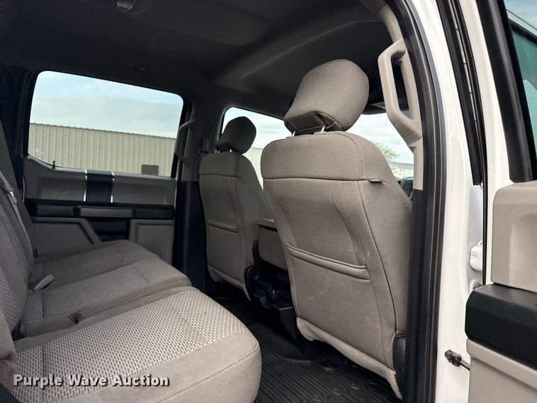 image for item EG5978 2017 Ford F550 Super Duty Crew Cab bucket truck