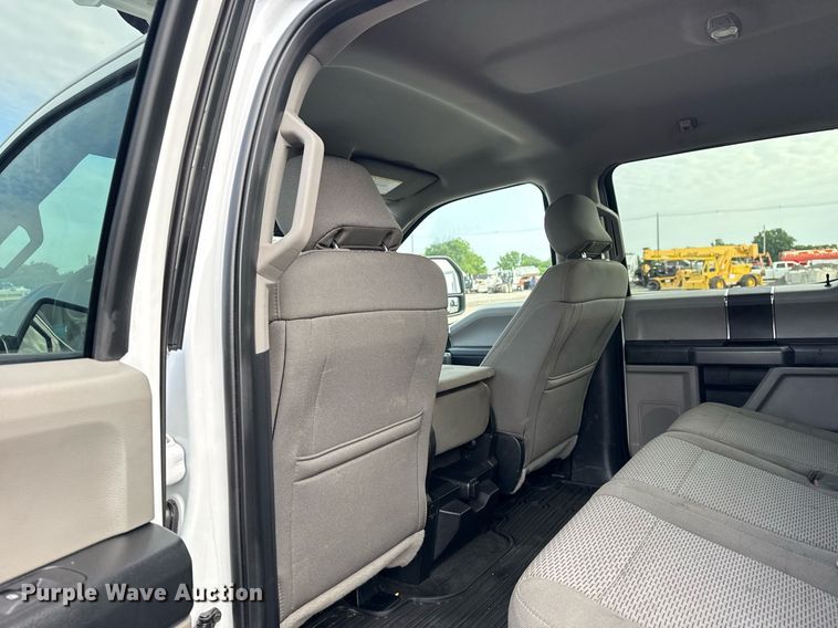 image for item EG5978 2017 Ford F550 Super Duty Crew Cab bucket truck