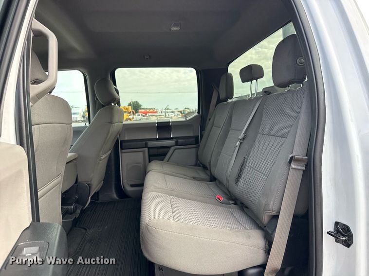 image for item EG5978 2017 Ford F550 Super Duty Crew Cab bucket truck