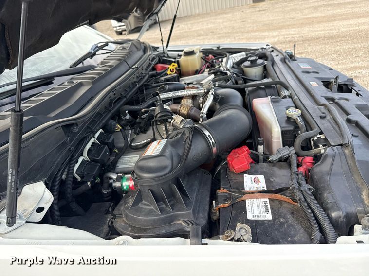 image for item EG5978 2017 Ford F550 Super Duty Crew Cab bucket truck