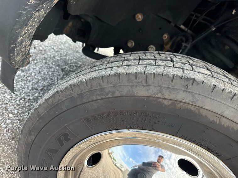 image for item EG5978 2017 Ford F550 Super Duty Crew Cab bucket truck