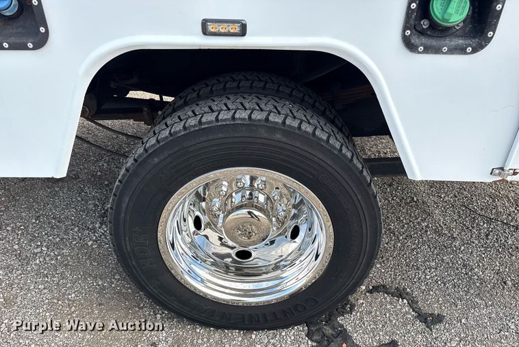 image for item EG5978 2017 Ford F550 Super Duty Crew Cab bucket truck