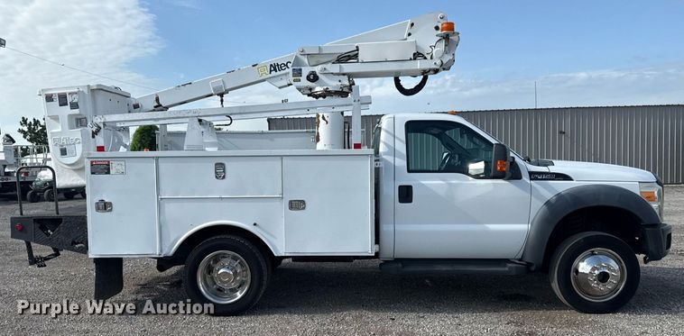 CAMIóN CON CANASTILLA 2011 FORD ALTEC