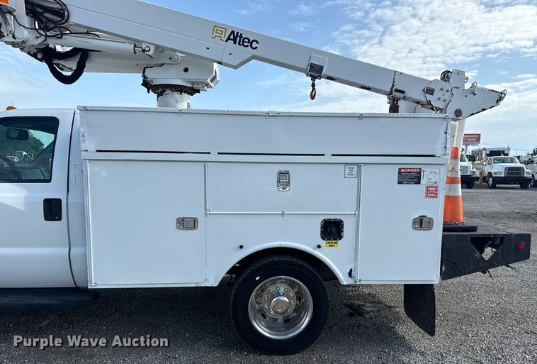 image for item EG5979 2011 Ford F450 Super Duty bucket truck