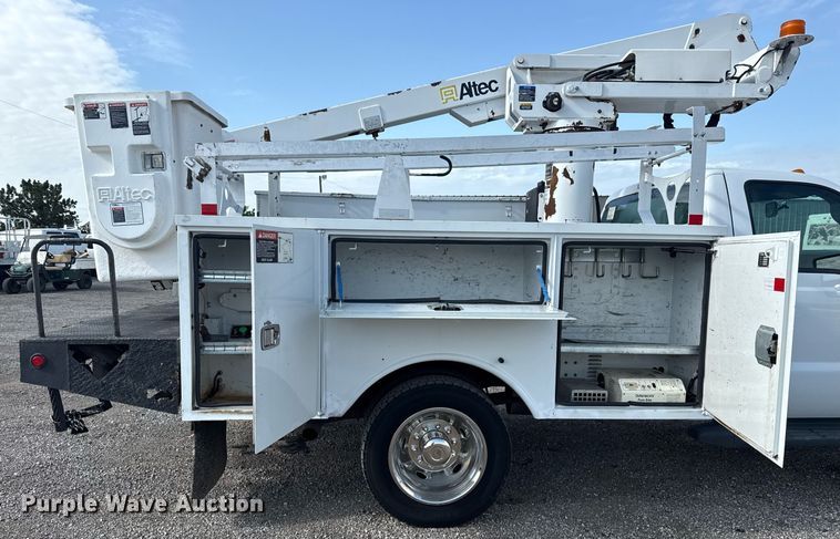 image for item EG5979 2011 Ford F450 Super Duty bucket truck