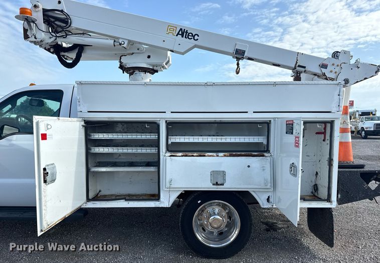 image for item EG5979 2011 Ford F450 Super Duty bucket truck