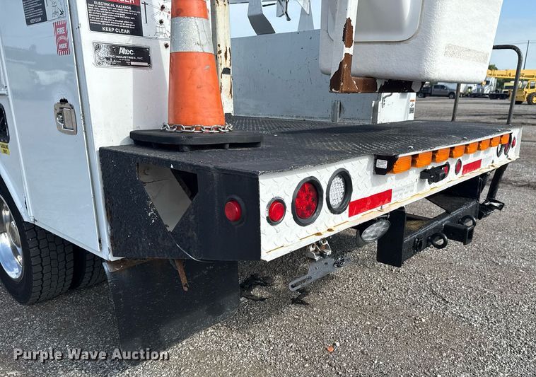 image for item EG5979 2011 Ford F450 Super Duty bucket truck