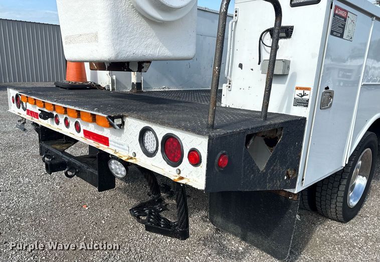 image for item EG5979 2011 Ford F450 Super Duty bucket truck