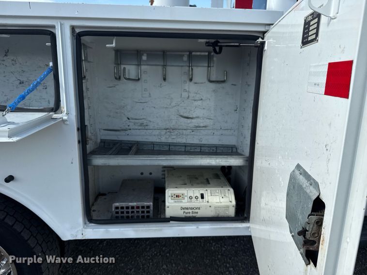 image for item EG5979 2011 Ford F450 Super Duty bucket truck