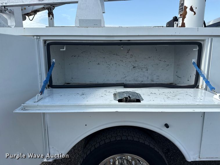 image for item EG5979 2011 Ford F450 Super Duty bucket truck