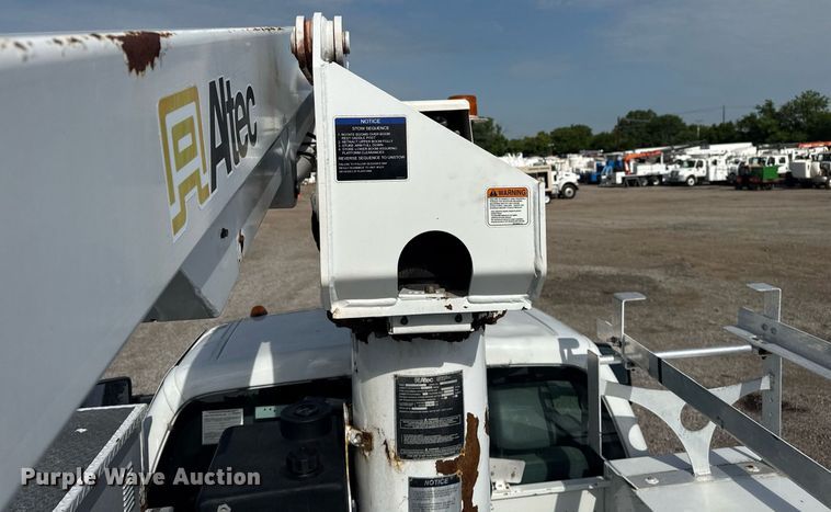 image for item EG5979 2011 Ford F450 Super Duty bucket truck