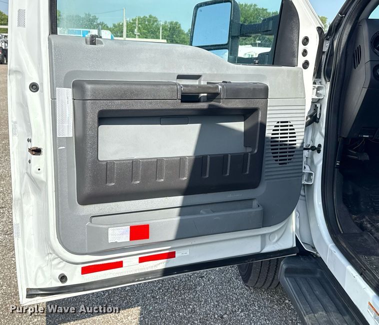 image for item EG5979 2011 Ford F450 Super Duty bucket truck