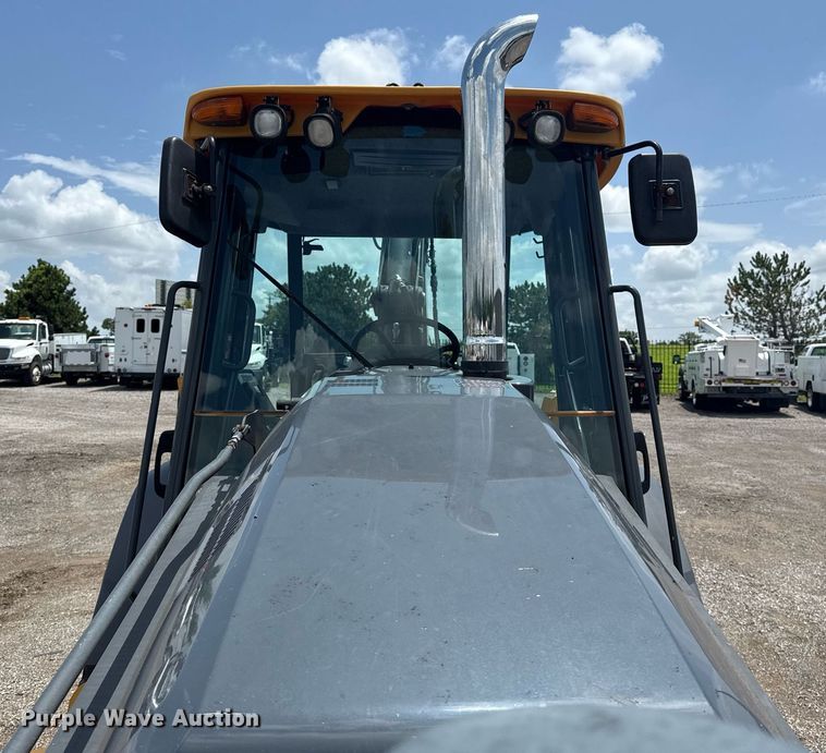 image for item EG5983 2015 John Deere 410L backhoe