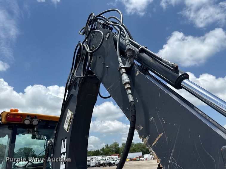 image for item EG5983 2015 John Deere 410L backhoe