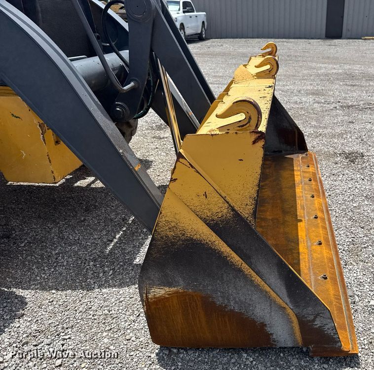image for item EG5983 2015 John Deere 410L backhoe